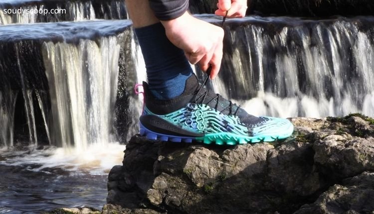 The Best Shoes for Flat Feet: 4 Essential Features Backed by Science 2 Vivo Hydro ESC